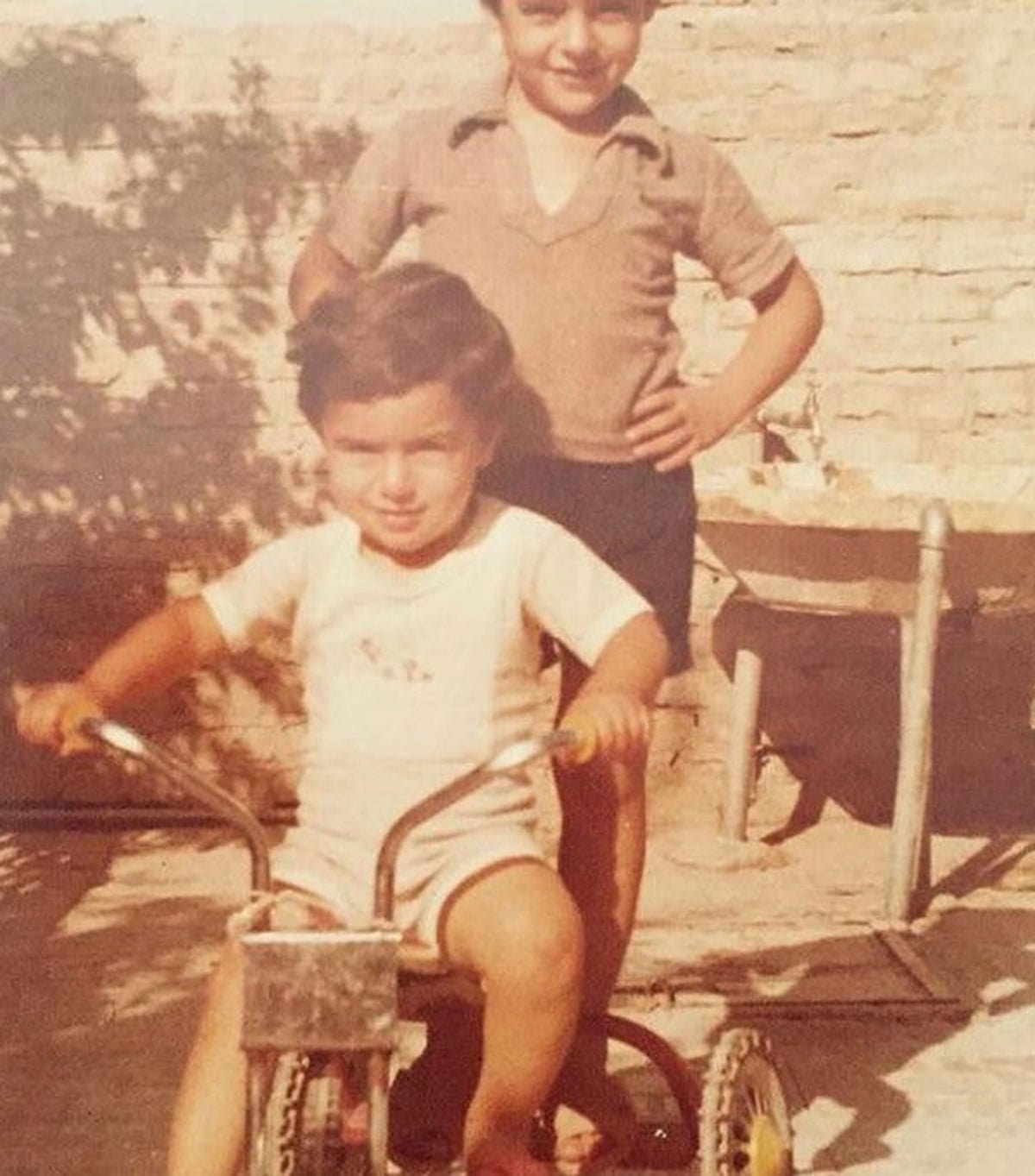 عکس کودکی حاج قاسم