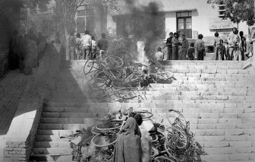 پله های روبروی مسجد جامع کرمان